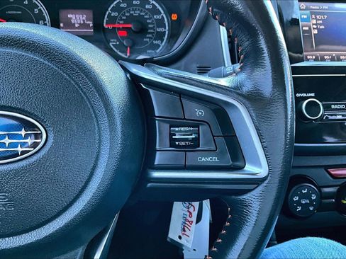 Used 2018 Subaru Crosstrek 2.0i Premium image 12