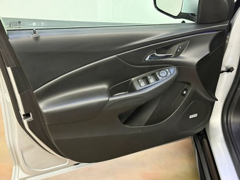 Used 2017 Chevrolet Volt Premier w/ Driver Confidence II Package image 22