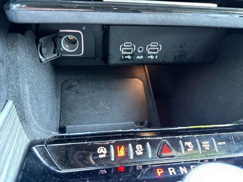 Used 2024 Jeep Wagoneer L Series II w/ Flexible Seating Group AWD/4WD image 27