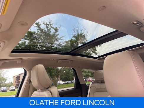 Certified 2024 Lincoln Corsair AWD w/ Equipment Group 101A image 32
