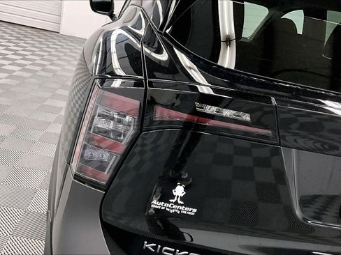 New 2026 Nissan Kicks SV w/ Charging Package FWD image 20