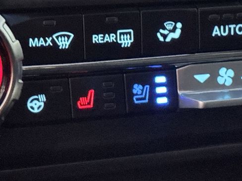 Certified 2024 Ford F250 Platinum w/ FX4 Off-Road Package image 26