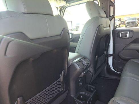 New 2025 Jeep Gladiator Mojave AWD/4WD image 22