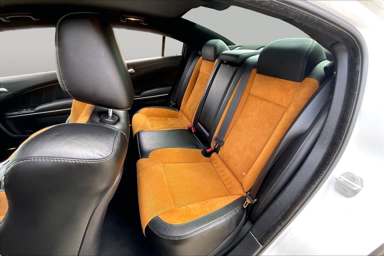 Used 2022 Dodge Charger Scat Pack w/ Dynamics Package RWD image 19