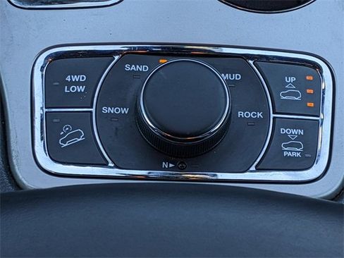 Certified 2018 Jeep Grand Cherokee High Altitude image 16