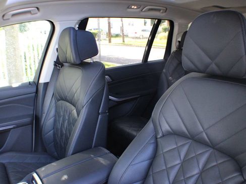 Used 2025 BMW X7 xDrive40i AWD/4WD image 9
