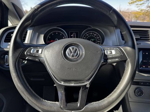 Used 2015 Volkswagen Golf SE image 16