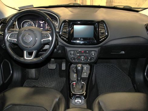 Used 2020 Jeep Compass Latitude image 9