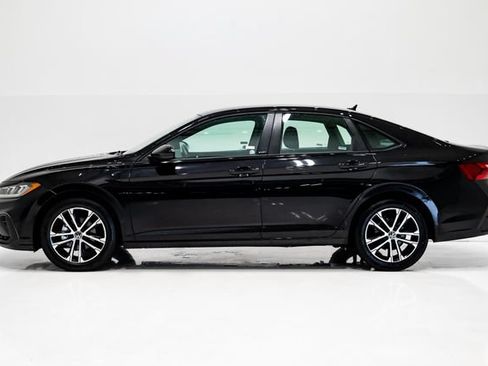 Used 2025 Volkswagen Jetta Sport FWD image 25
