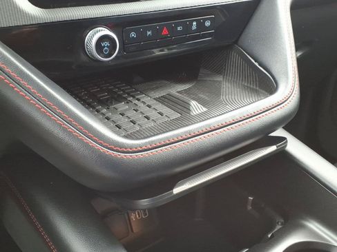 Certified 2025 Ford Explorer ST-Line w/ Premium Package AWD/4WD image 19