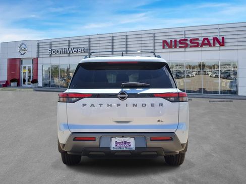 New 2026 Nissan Pathfinder SL FWD image 6