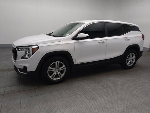 Used 2022 GMC Terrain SLE FWD image 2