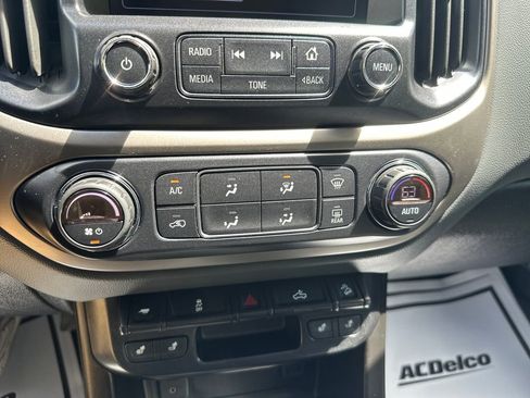 Used 2017 Chevrolet Colorado Z71 w/ Z71 Midnight Edition AWD/4WD image 17