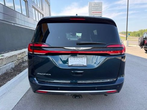 Used 2022 Chrysler Pacifica Pinnacle FWD image 4