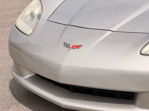 Used 2005 Chevrolet Corvette Convertible w/ Preferred Equipment Group RWD image 6