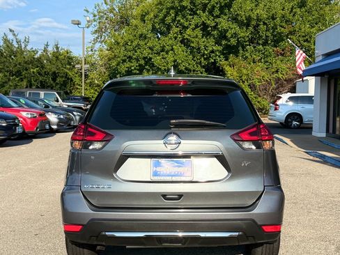 Used 2020 Nissan Rogue S FWD image 2