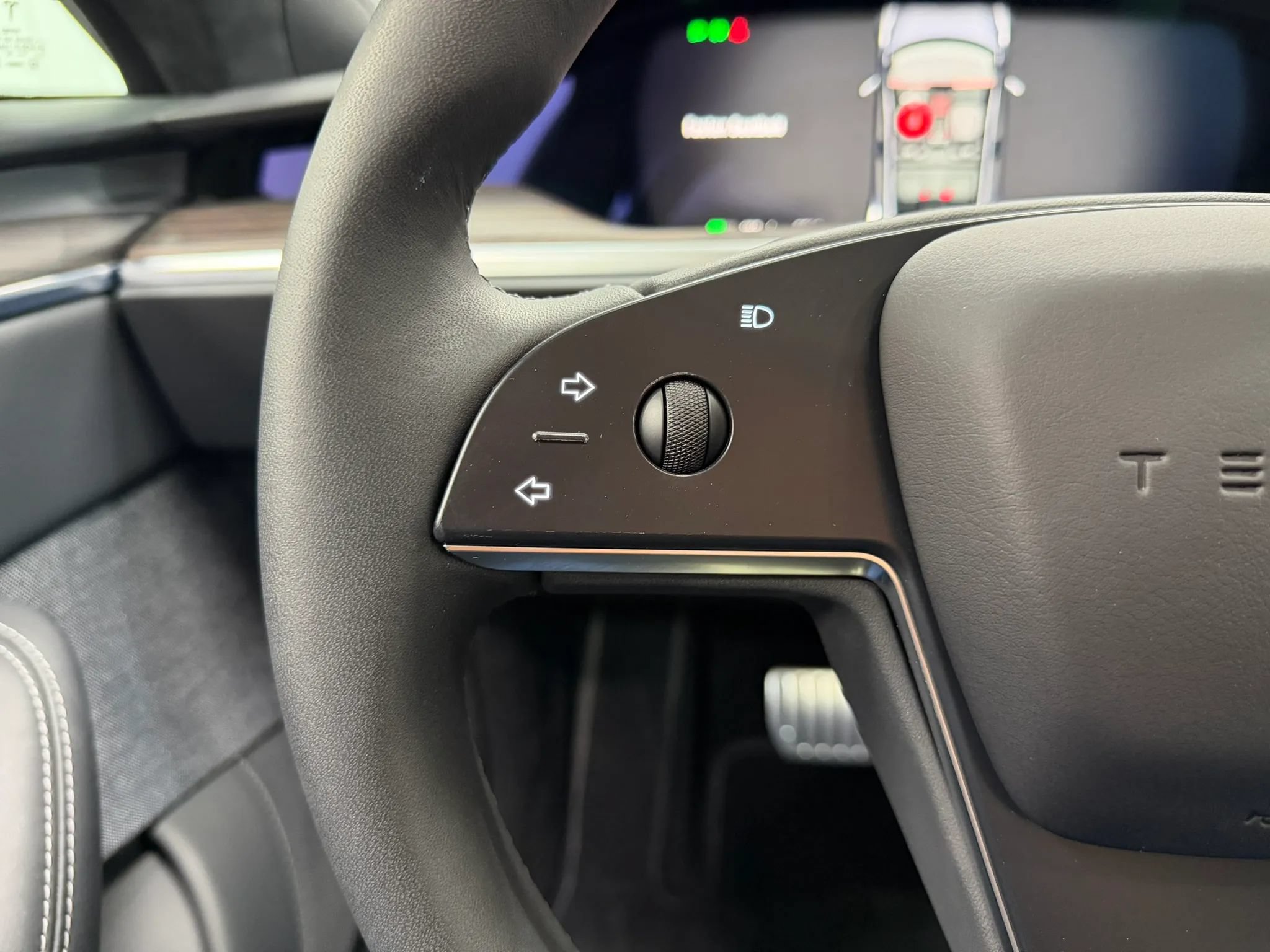 Used 2024 Tesla Model S AWD/4WD image 30