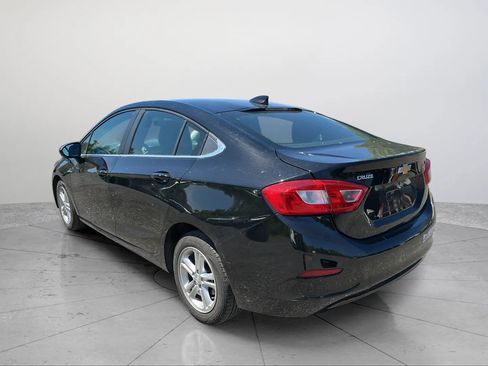 Used 2017 Chevrolet Cruze LT w/ Convenience Package FWD image 5