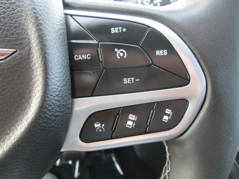 Used 2025 Chrysler Pacifica Select FWD image 21