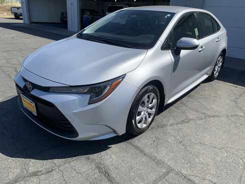 Used 2023 Toyota Corolla LE FWD image 1