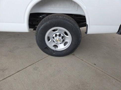 New 2025 Chevrolet Express 2500 w/ Driver Convenience Package image 10