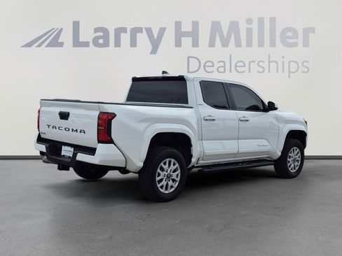 Certified 2025 Toyota Tacoma SR5 image 5