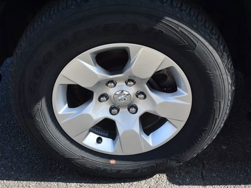 Used 2020 RAM 1500 Big Horn AWD/4WD image 47