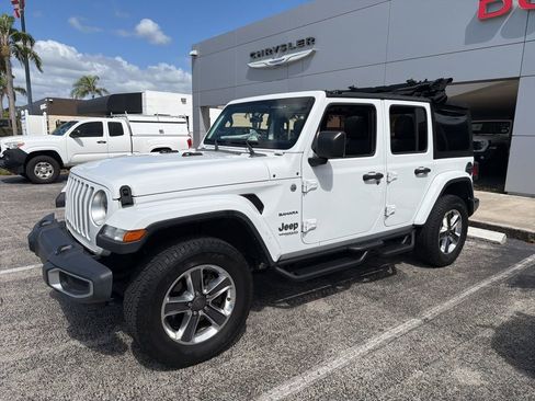 Used 2019 Jeep Wrangler Unlimited Sahara image 9