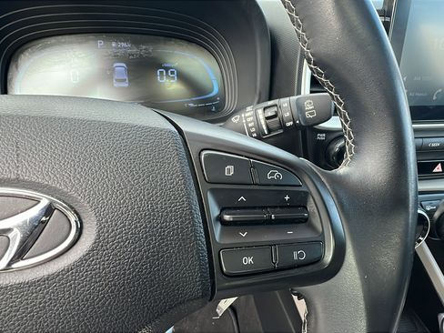 Used 2023 Hyundai Venue SEL image 27