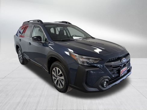 Used 2025 Subaru Outback Premium image 7