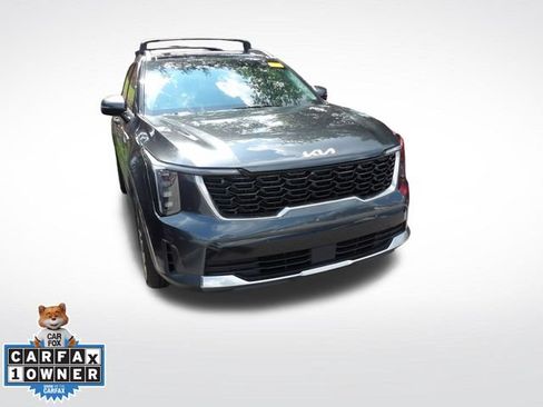 Used 2024 Kia Sorento S w/ Panoramic Sunroof Package FWD image 2