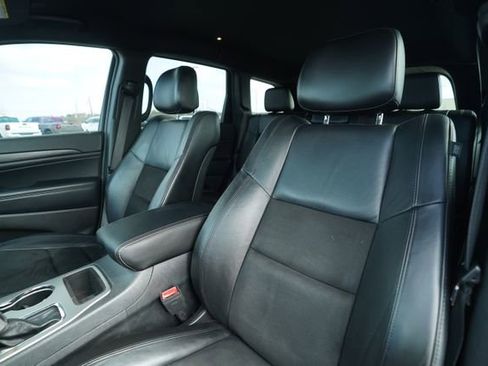 Used 2020 Jeep Grand Cherokee Altitude image 34