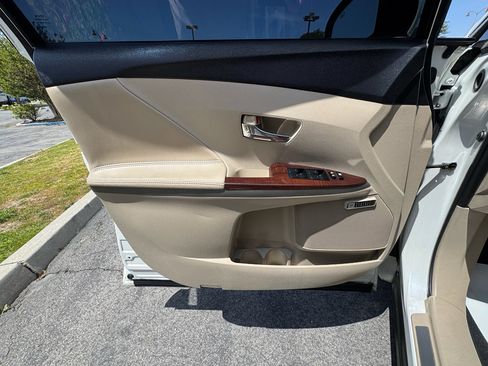 Used 2009 Toyota Venza image 17