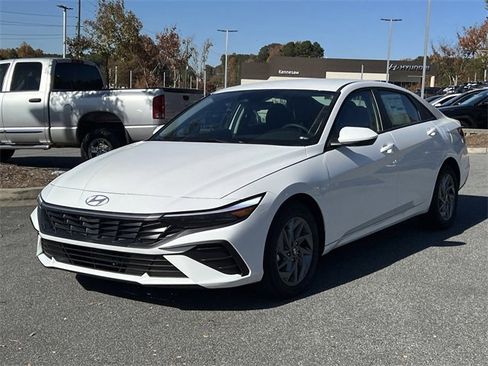New 2026 Hyundai Elantra Blue image 3