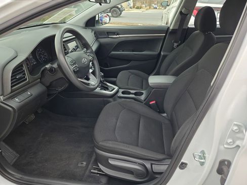 Used 2019 Hyundai Elantra SE w/ Cargo Package image 26