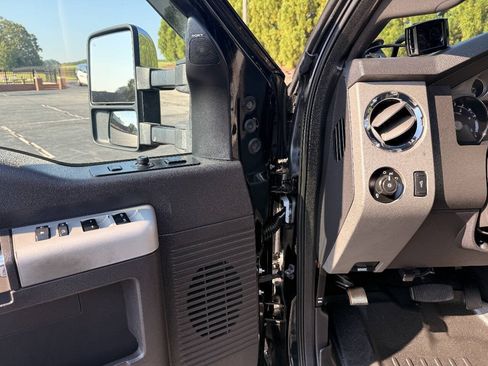 Used 2016 Ford F250 Lariat w/ Lariat Ultimate Package AWD/4WD image 11