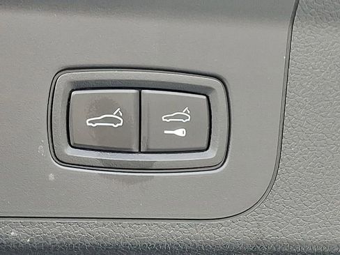 Used 2019 Porsche Panamera 4 image 30