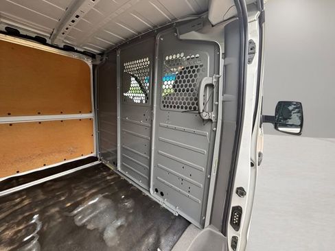 Used 2020 Nissan NV 1500 SV image 31