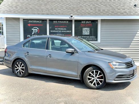 Used 2017 Volkswagen Jetta SE FWD image 11