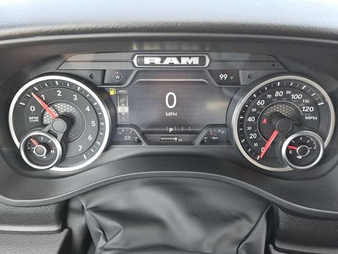 New 2026 RAM 1500 Express AWD/4WD image 17