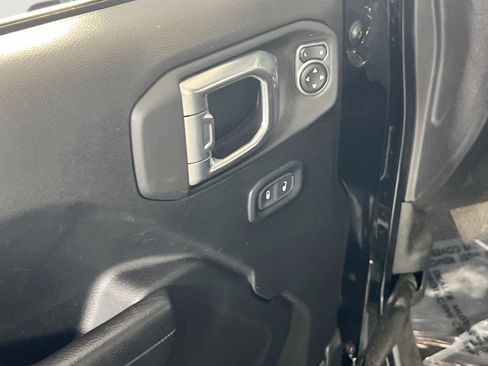 Used 2022 Jeep Gladiator Sport image 17