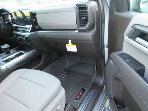 New 2026 Chevrolet Silverado 1500 LTZ w/ LTZ Premium Package AWD/4WD image 21