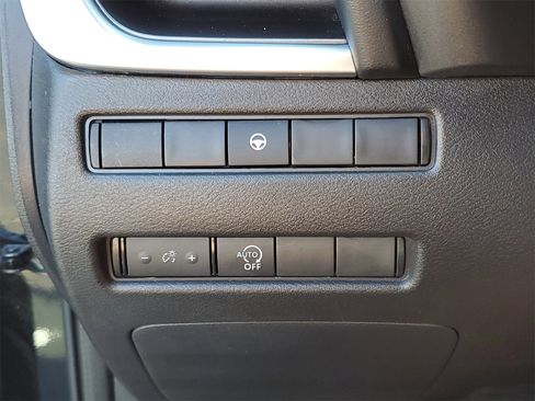 Used 2023 Nissan Rogue SV image 20