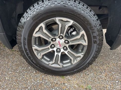 Used 2025 GMC Sierra 1500 SLT AWD/4WD image 12