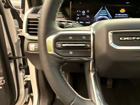 Used 2025 GMC Acadia Denali AWD/4WD image 30