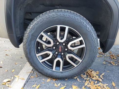 Used 2023 GMC Sierra 1500 AT4 w/ AT4 Premium Package image 5