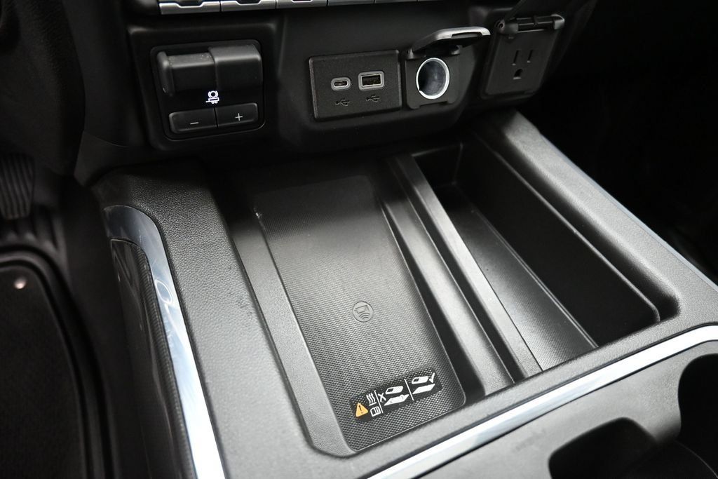 Used 2023 GMC Sierra 2500 AT4 w/ AT4 Preferred Package AWD/4WD image 3