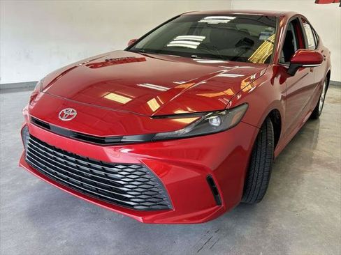 Used 2025 Toyota Camry LE FWD image 7