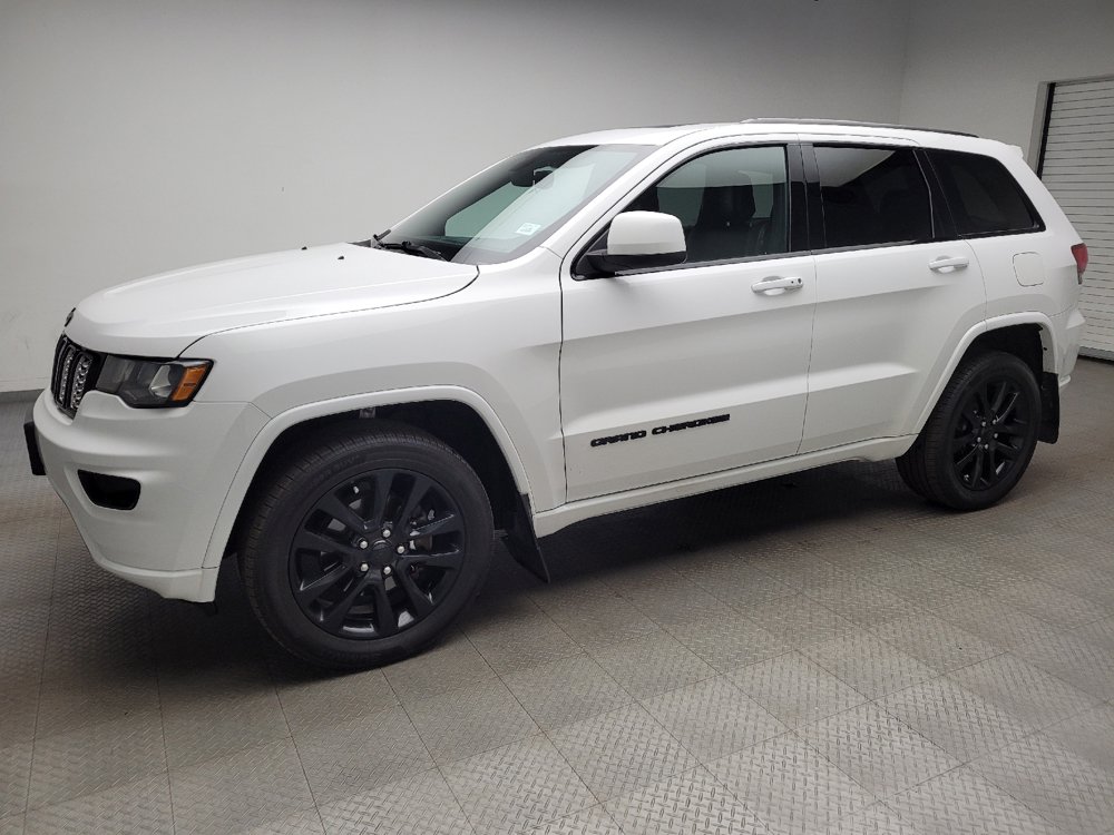 Used 2019 Jeep Grand Cherokee Altitude AWD/4WD image 2