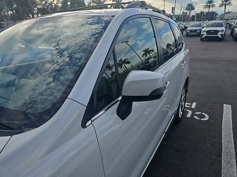 Used 2018 Subaru Forester 2.5i Touring w/ Popular Package #2 image 9